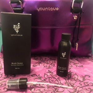 NIB MAKE up brush cleaner